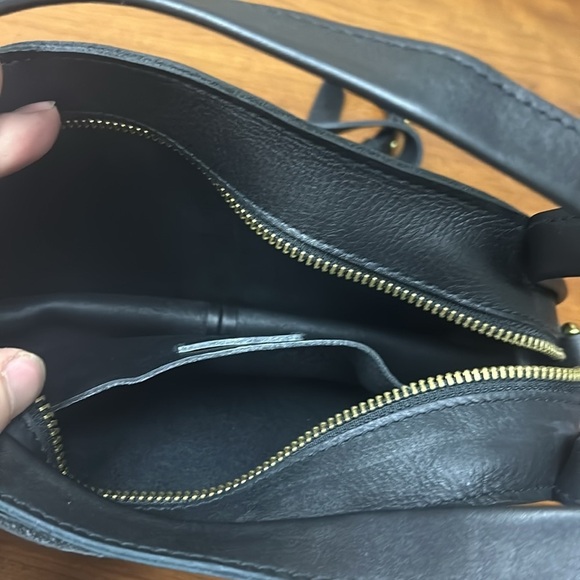 New The Sydney Zip-Top Crossbody Bag MONO AHH - Picture 5 of 6